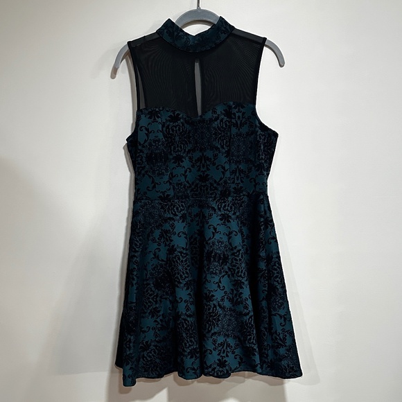 Teal Semi Formal Dress with Black Velvet Pattern Size 9 - Picture 2 of 9